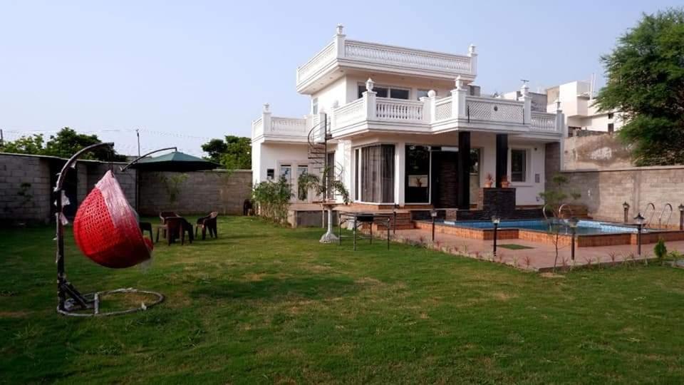 Greystone Villa, Swiming Pool , Bbq , Big Garden, Pool Table, Party Speaker, Bathtub, Kitchen, 15Mins To Golden Temple Амритсар Екстериор снимка