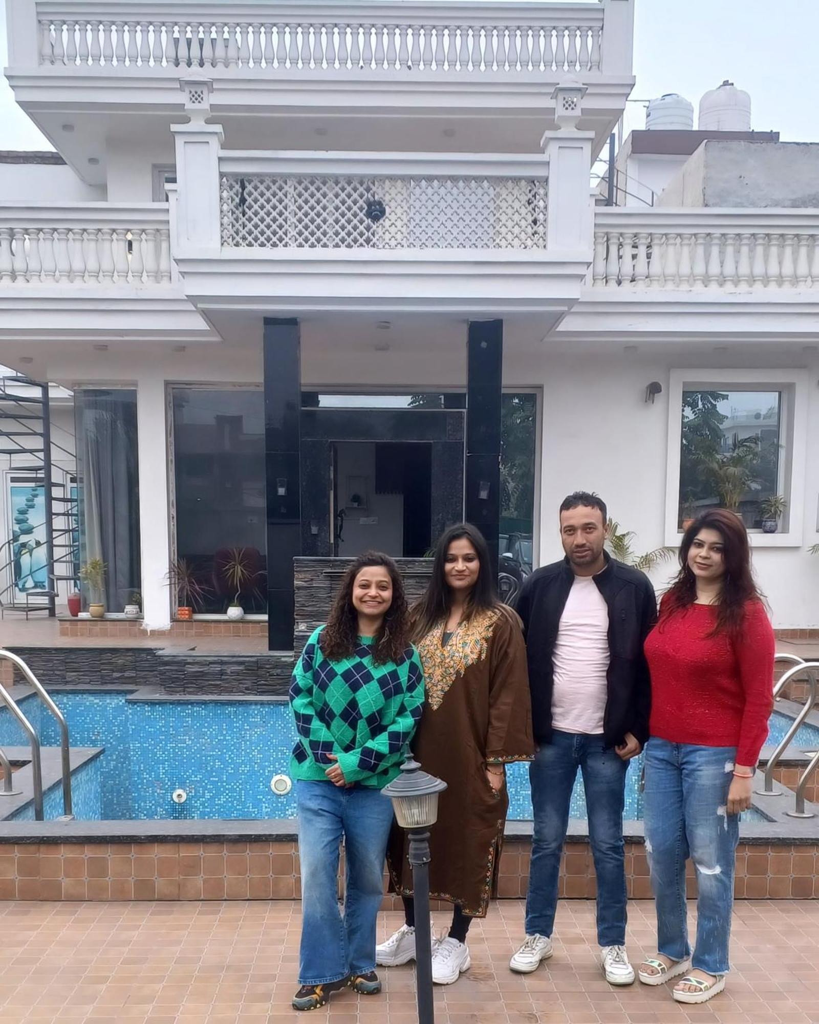 Greystone Villa, Swiming Pool , Bbq , Big Garden, Pool Table, Party Speaker, Bathtub, Kitchen, 15Mins To Golden Temple Амритсар Екстериор снимка