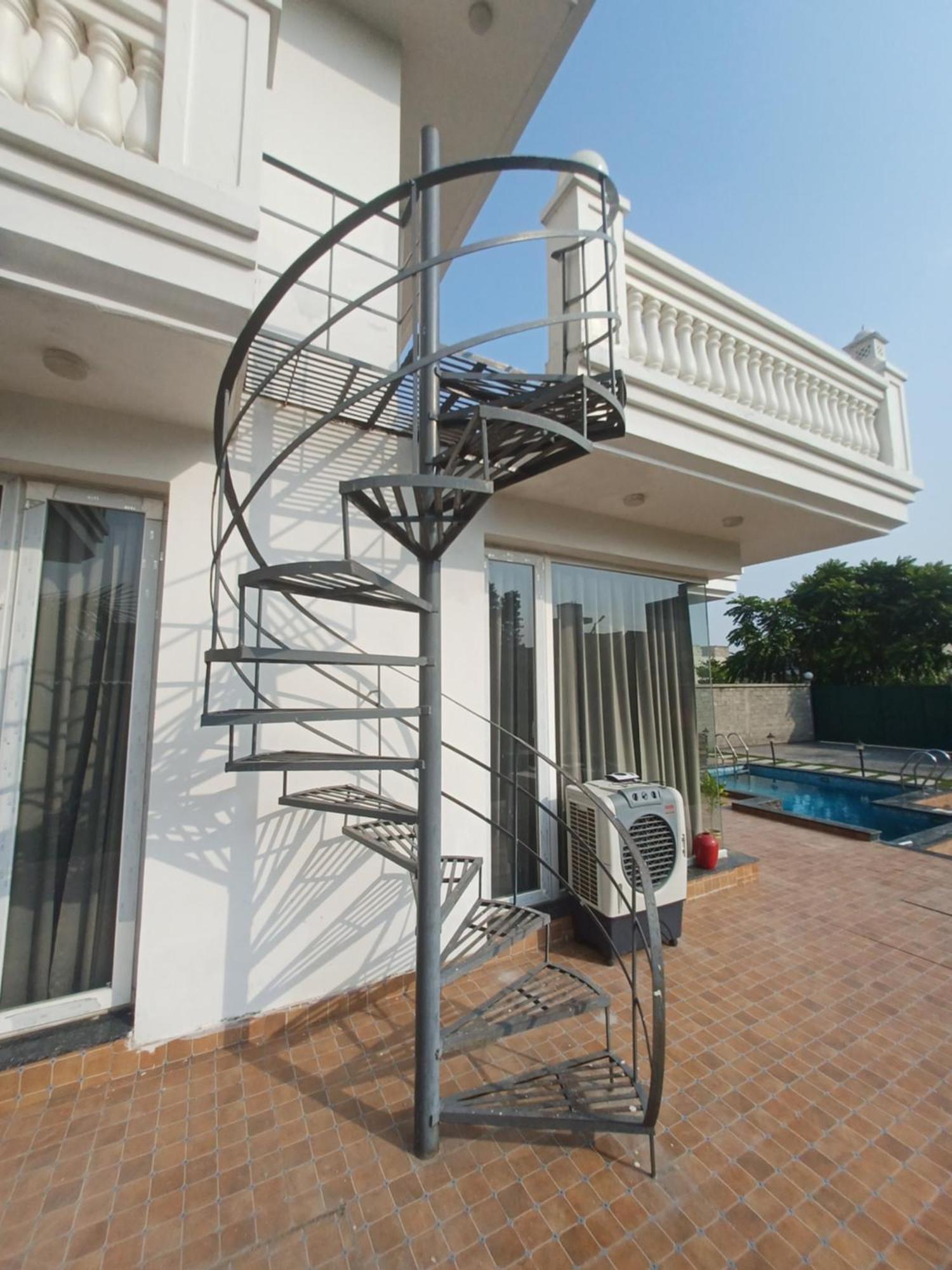 Greystone Villa, Swiming Pool , Bbq , Big Garden, Pool Table, Party Speaker, Bathtub, Kitchen, 15Mins To Golden Temple Амритсар Екстериор снимка