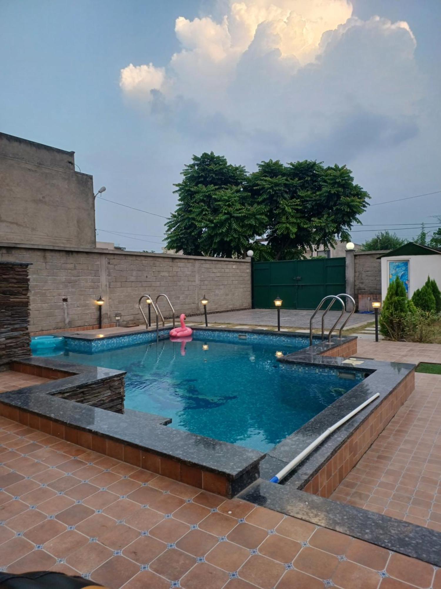 Greystone Villa, Swiming Pool , Bbq , Big Garden, Pool Table, Party Speaker, Bathtub, Kitchen, 15Mins To Golden Temple Амритсар Екстериор снимка