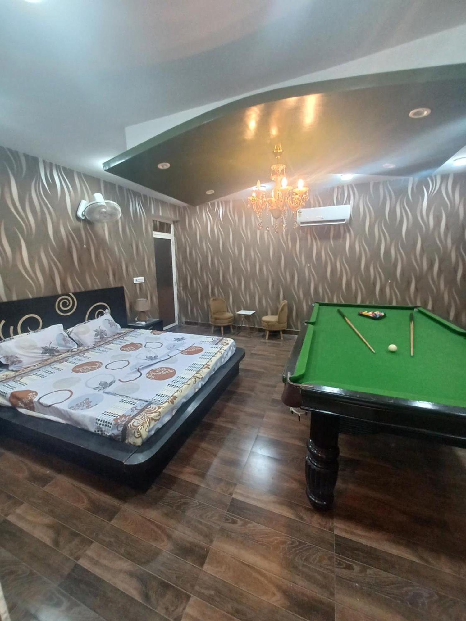 Greystone Villa, Swiming Pool , Bbq , Big Garden, Pool Table, Party Speaker, Bathtub, Kitchen, 15Mins To Golden Temple Амритсар Екстериор снимка